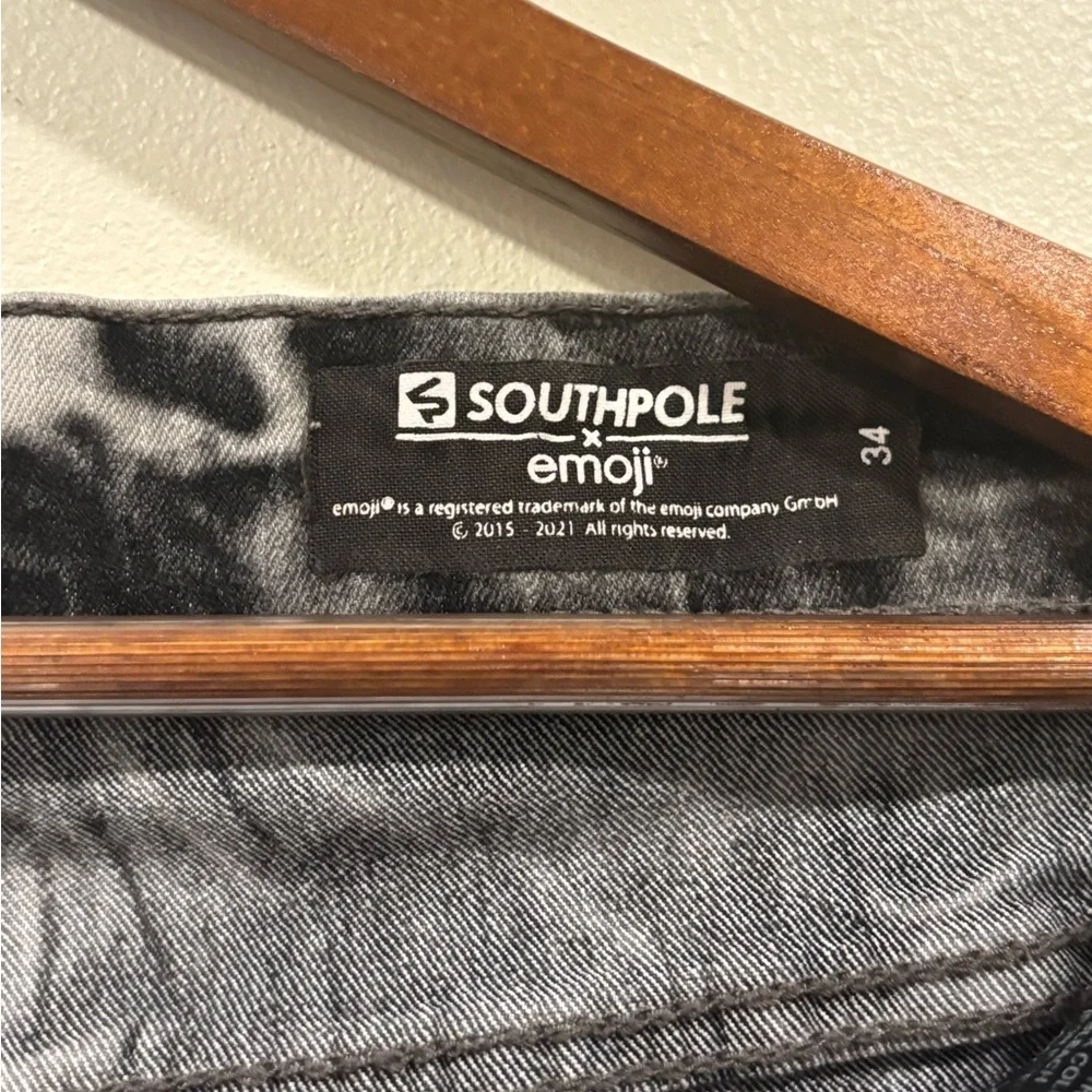 South Pole Gray Denim Shorts with Graphic Prints - Picture 7 of 8